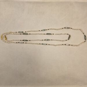 Elegant Pearl and Gold Necklace